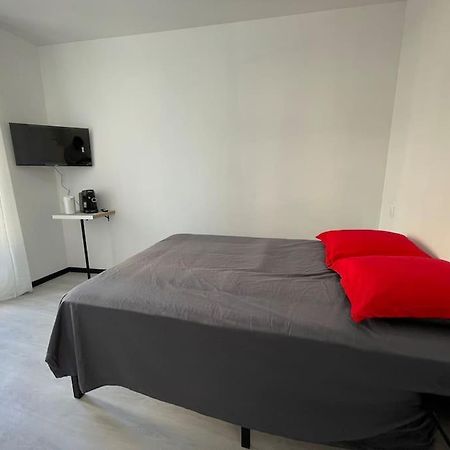 Studio A2 18M2 Cosy 5Minutes Gare Parking Gratuit Rue De La Mure Roanne Dış mekan fotoğraf